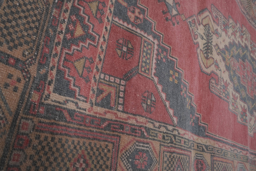Vintage Uşak Halı 133 x 235 cm