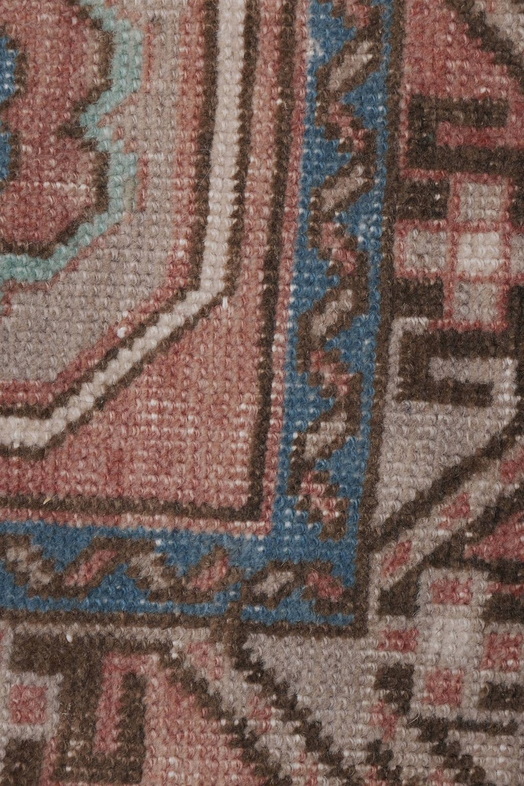 Vintage Kafkas Halı 137 x 246 cm
