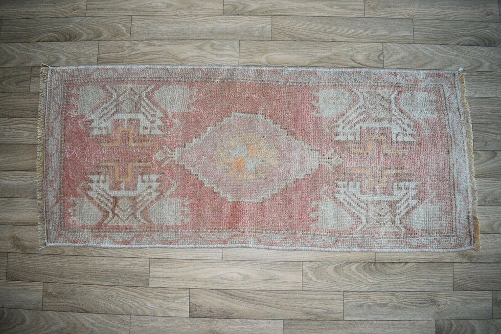 Vintage Uşak Halı 42 x 97 cm