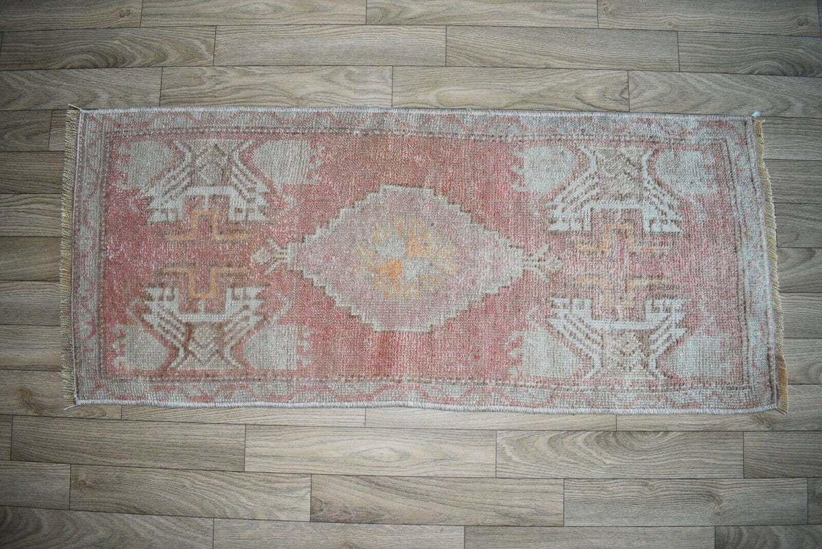 Vintage Uşak Halı 42 x 97 cm