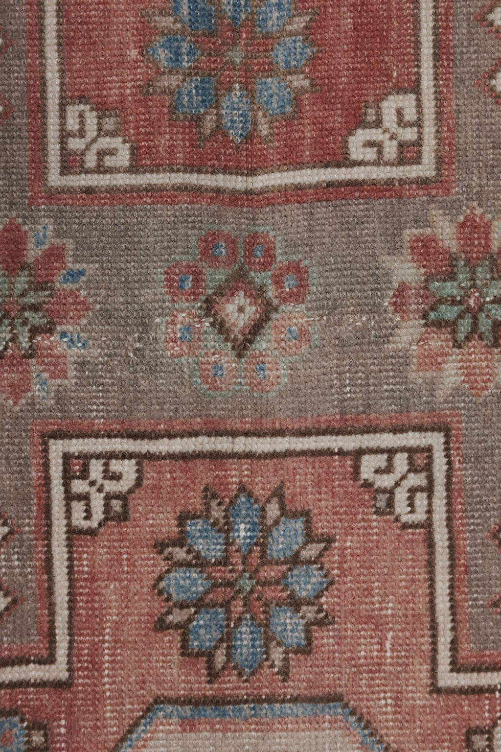 Vintage Kafkas Halı 137 x 246 cm