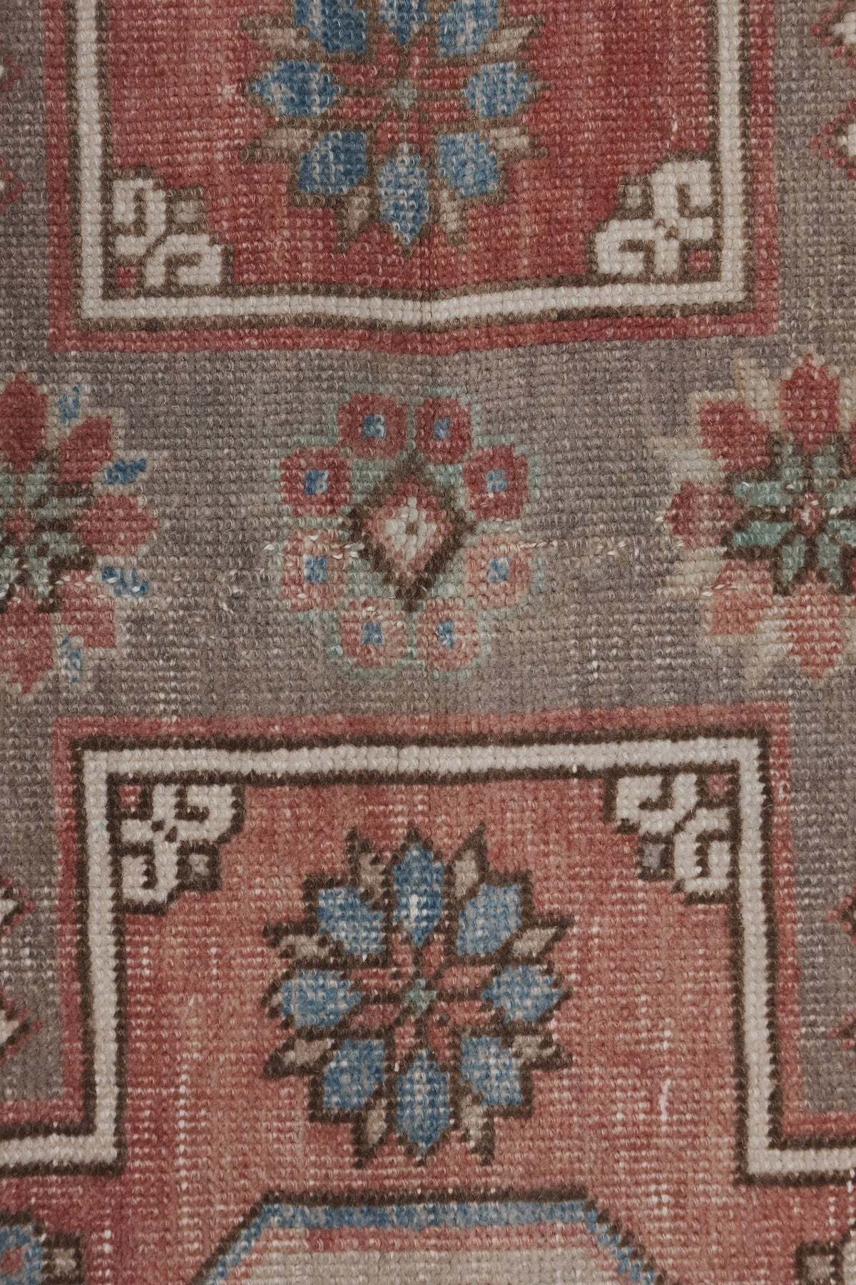 Vintage Kafkas Halı 137 x 246 cm
