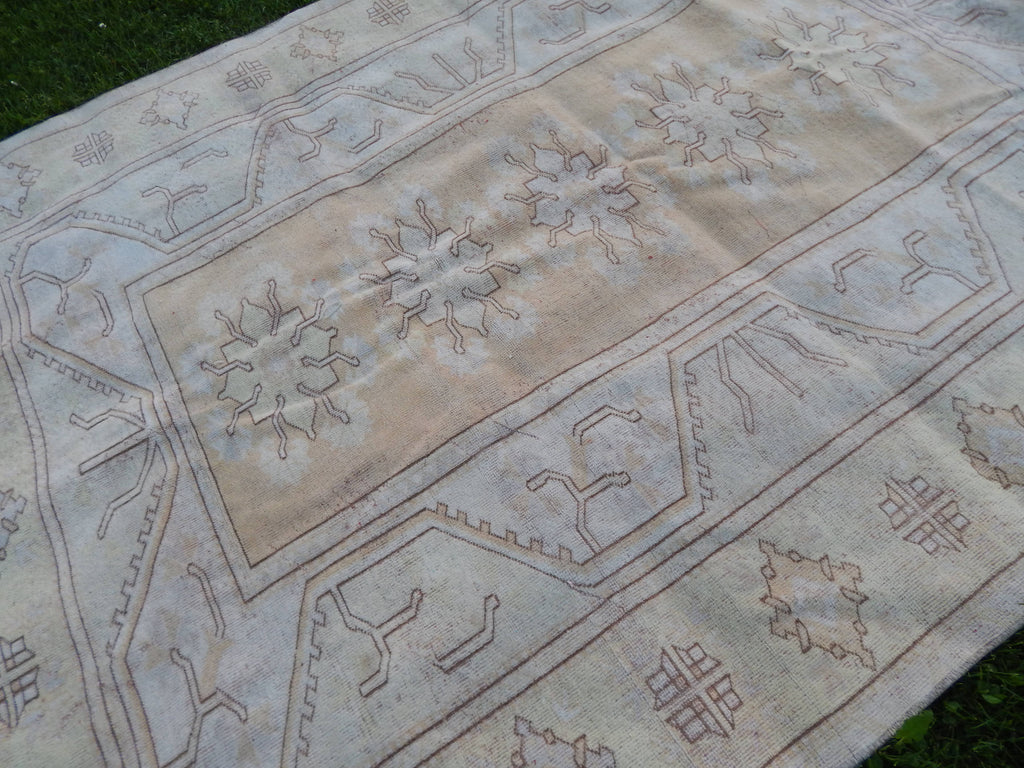 Vintage Uşak Halı 195 x 270 cm