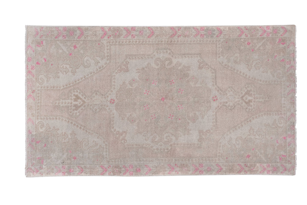 Vintage Uşak Halı 125 x 215 cm