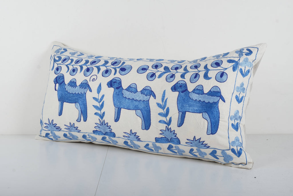 Deve Desenli Suzani Kırlent Kılıfı 30 x 60 cm