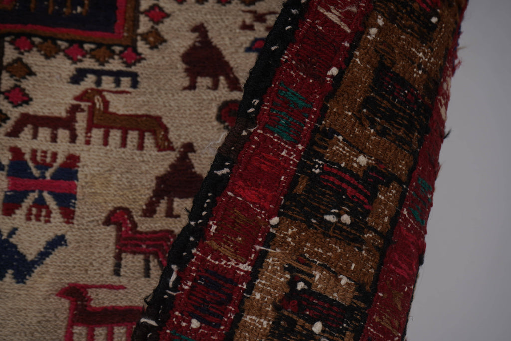 Vintage Sumak Kilim 108 x 143 cm