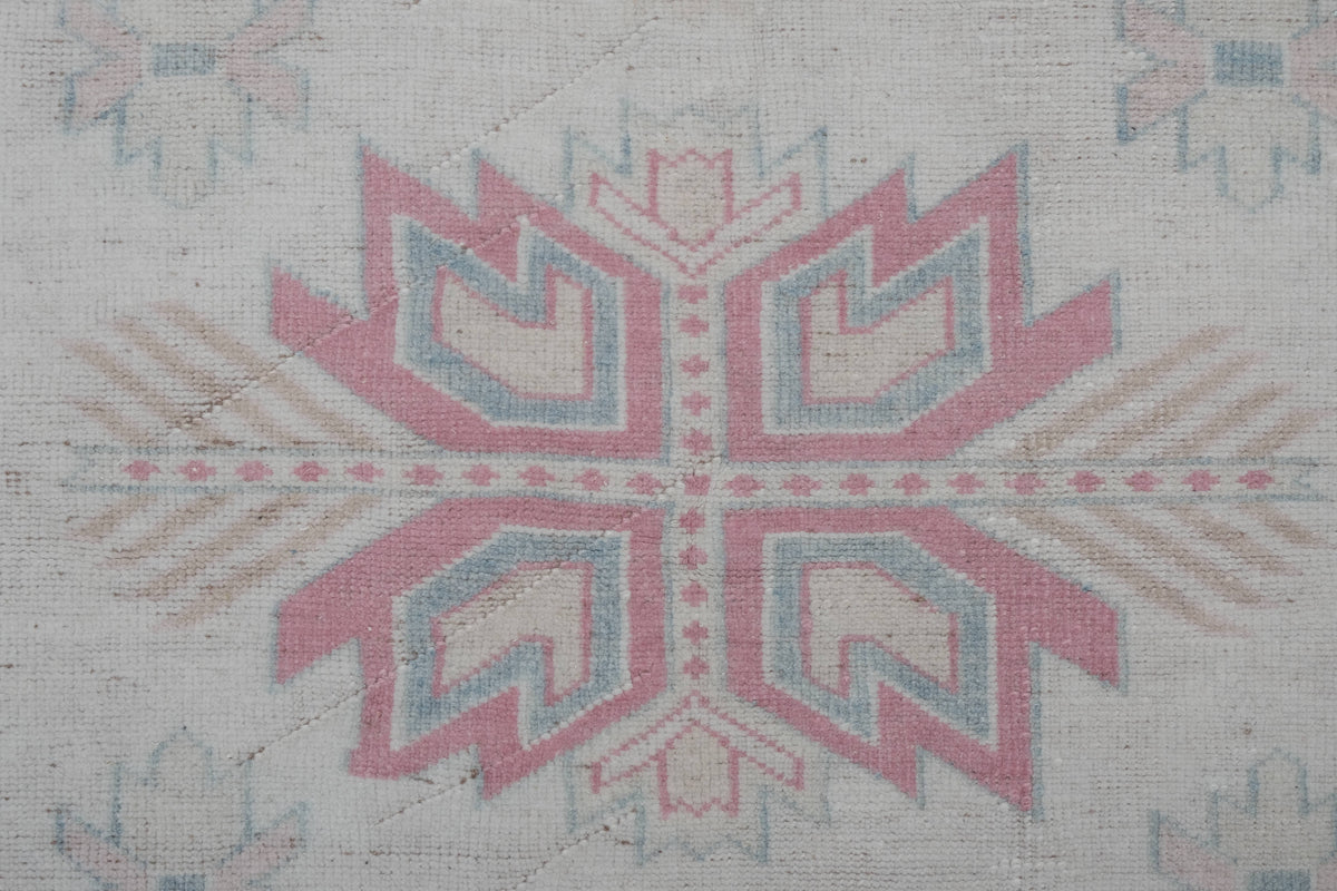Vintage Uşak Halı 180 x 222 cm