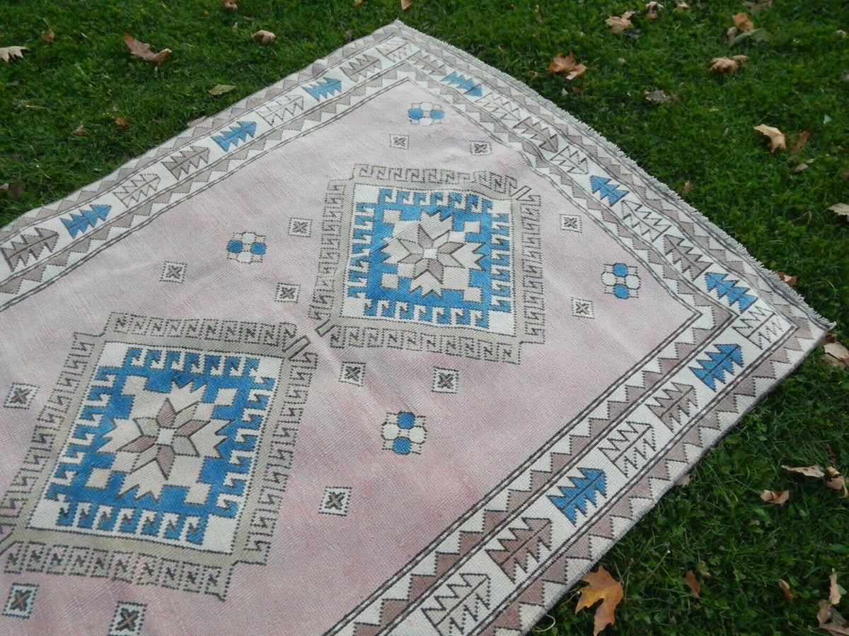 Vintage Uşak Halı 155 x 190 cm