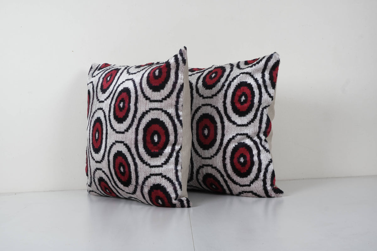 İpek Ikat Kadife Kırlent Kılıfı 2'li Set 46 x 47 cm