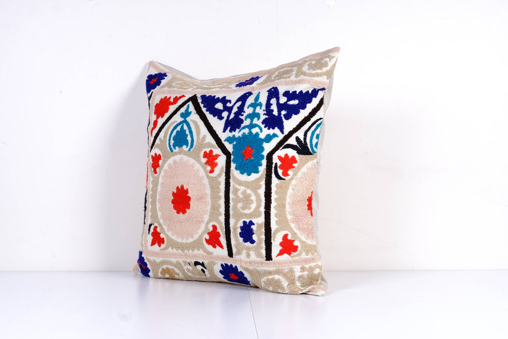 Suzani Kırlent Kılıfı 56 x 61 cm
