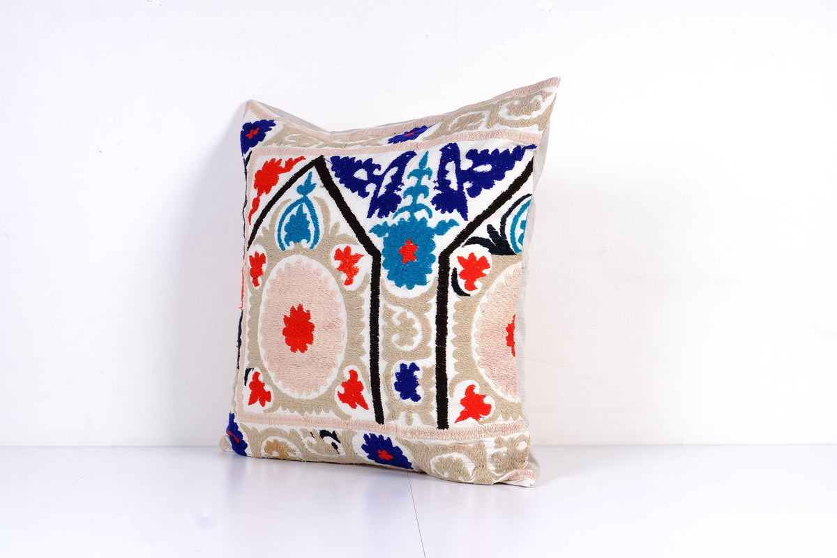Suzani Kırlent Kılıfı 56 x 61 cm