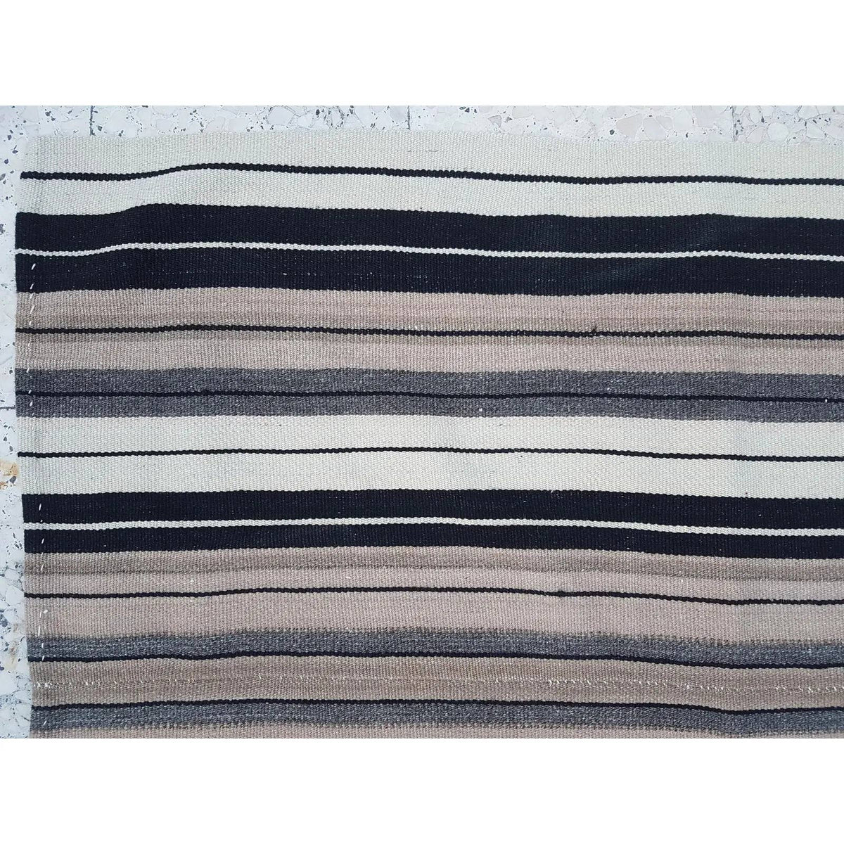 Vintage Kilim 146 x 281 cm