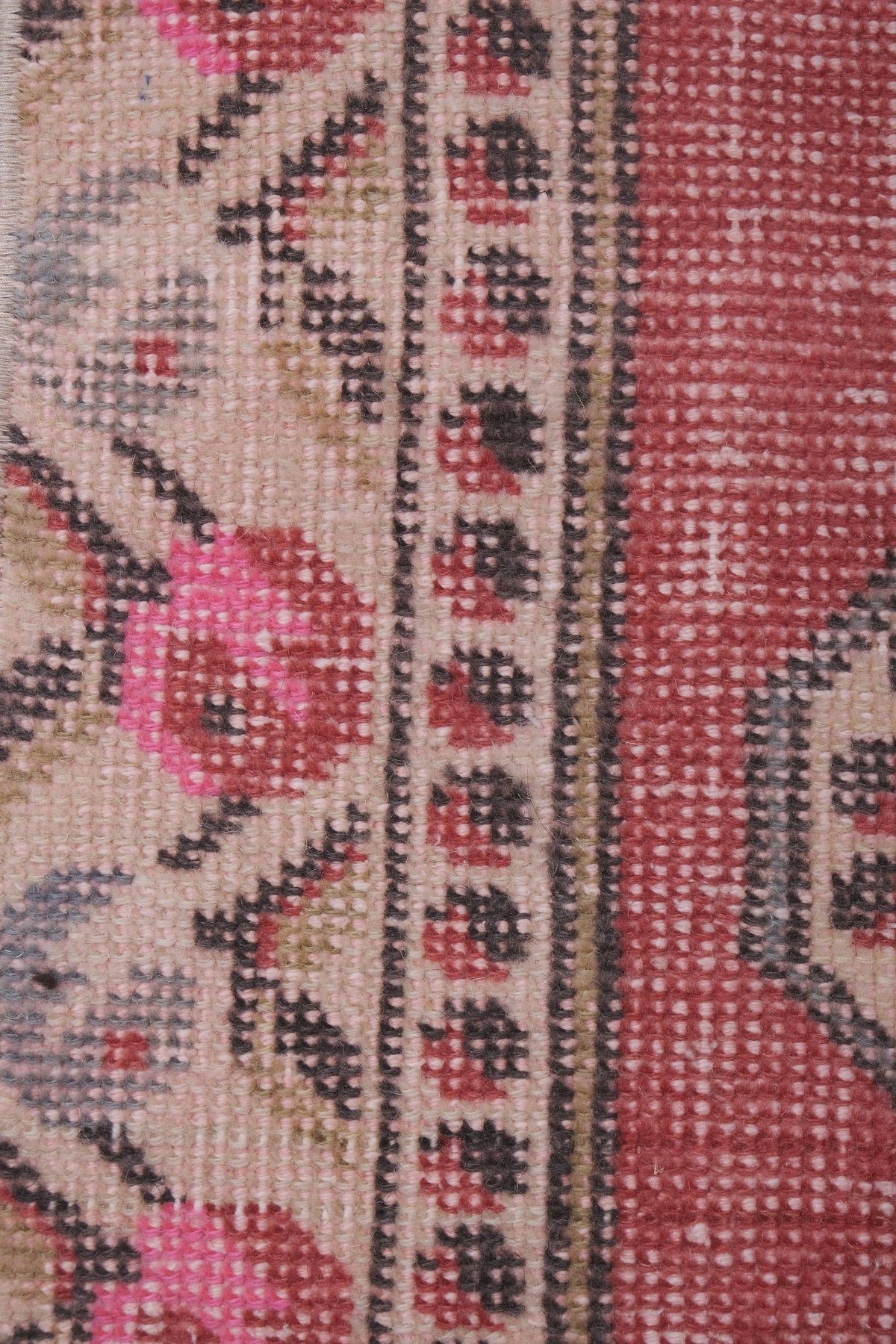 Vintage Uşak Halı 132 x 216 cm