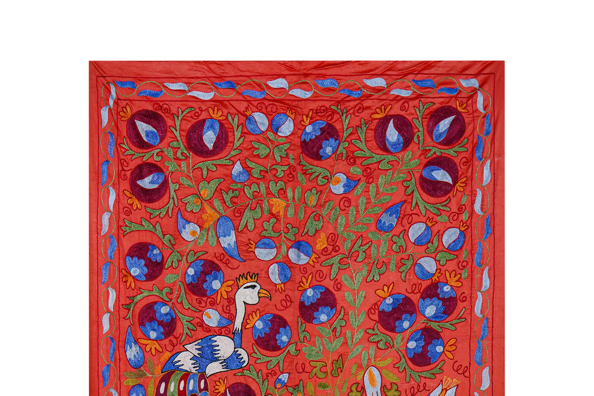 Tavus Kuşu Desenli Suzani Duvar Örtüsü 103 x 185 cm