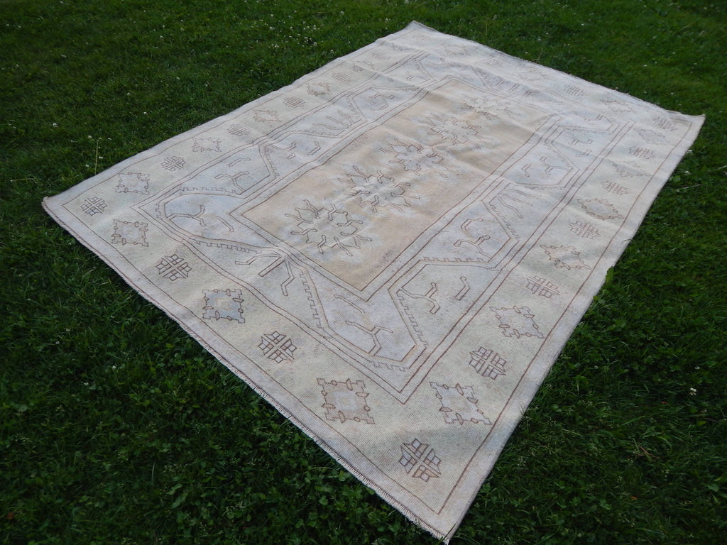 Vintage Uşak Halı 195 x 270 cm