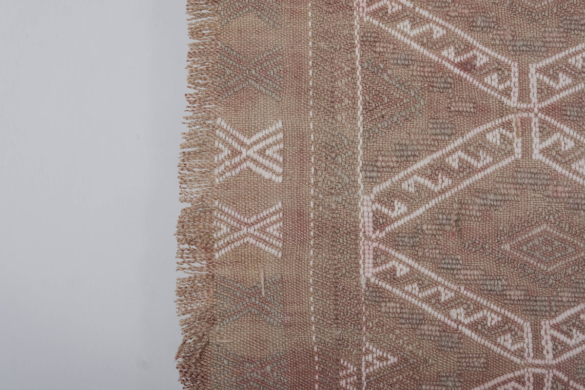Vintage Kilim 167 x 238 cm