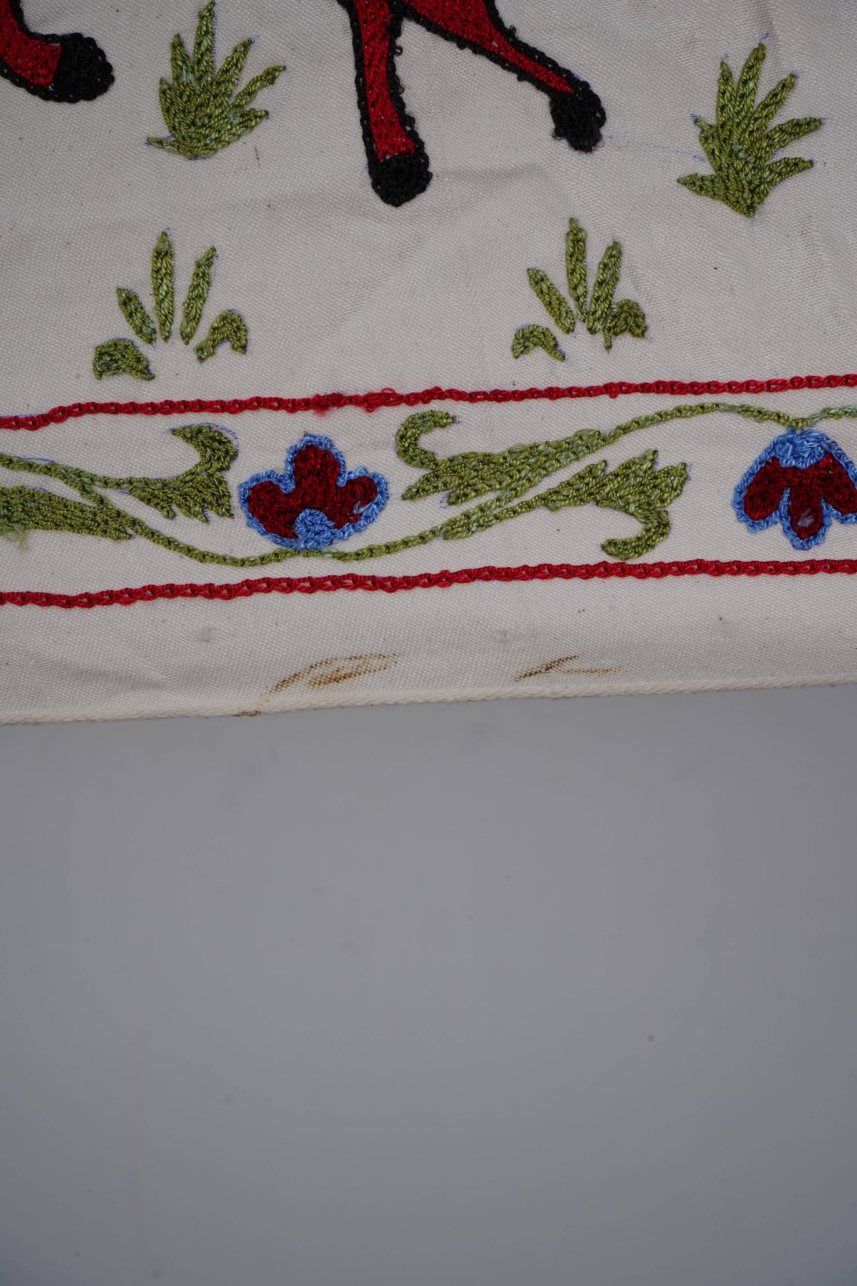 At Desenli Suzani Duvar Örtüsü 50 x 186 cm