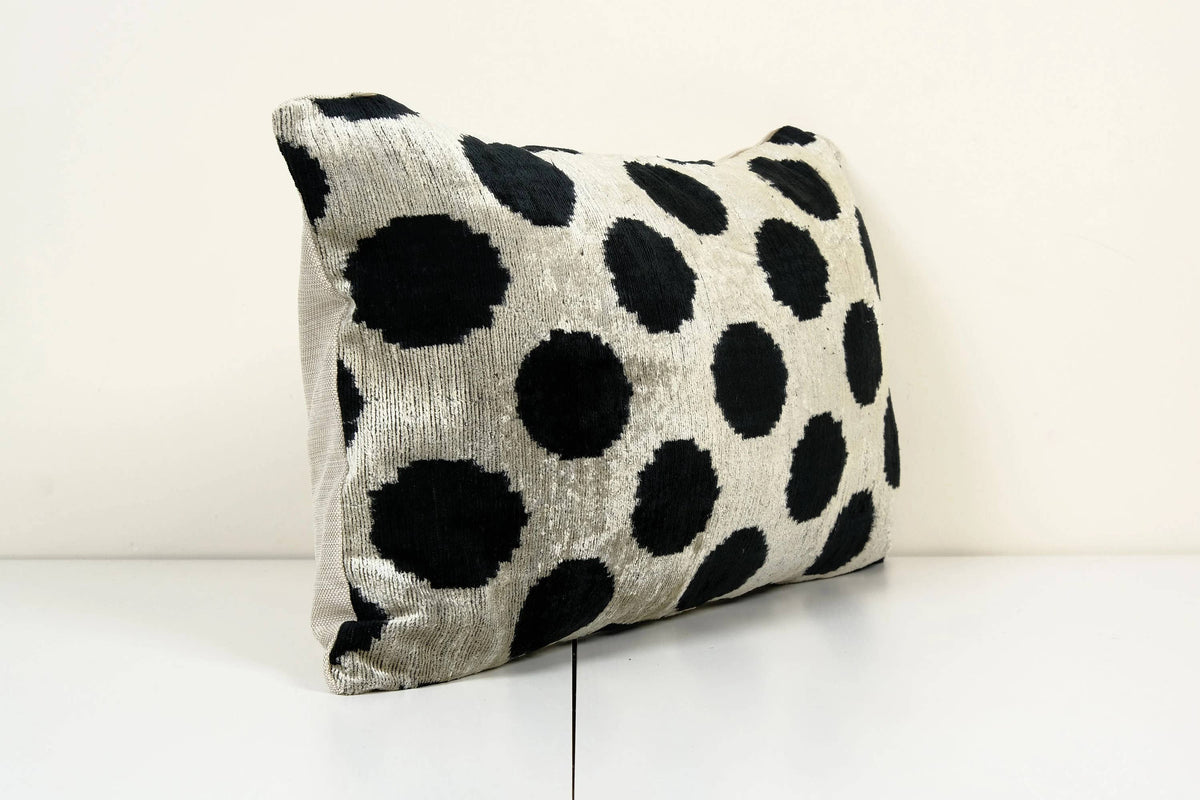 İpek Ikat Kadife Kırlent Kılıfı 40 x 60 cm