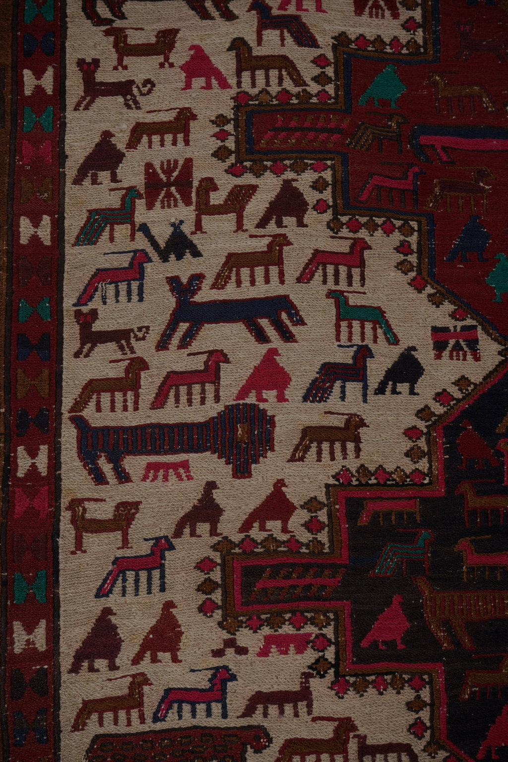 Vintage Sumak Kilim 108 x 143 cm
