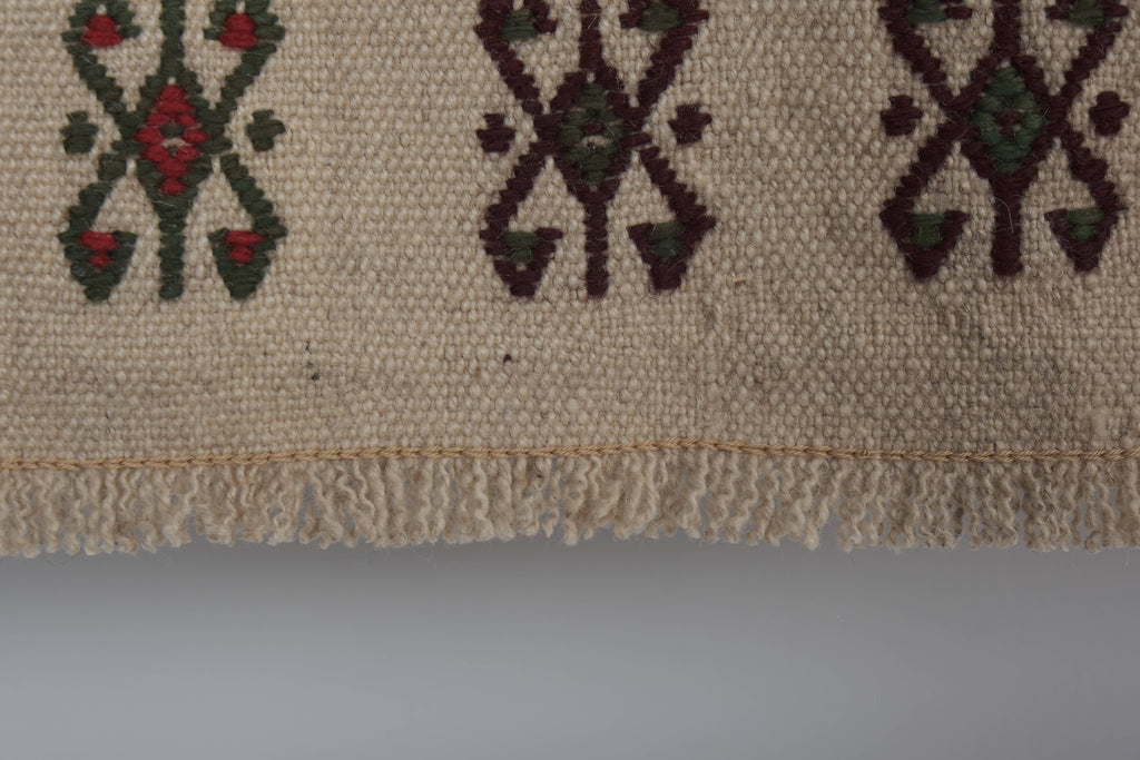 Vintage Kilim 115 x 153 cm