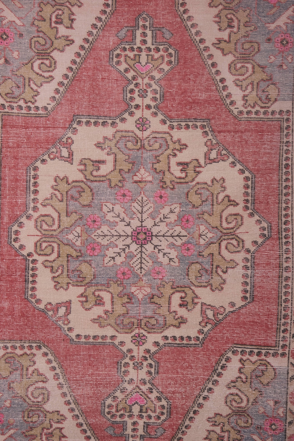 Vintage Uşak Halı 132 x 216 cm