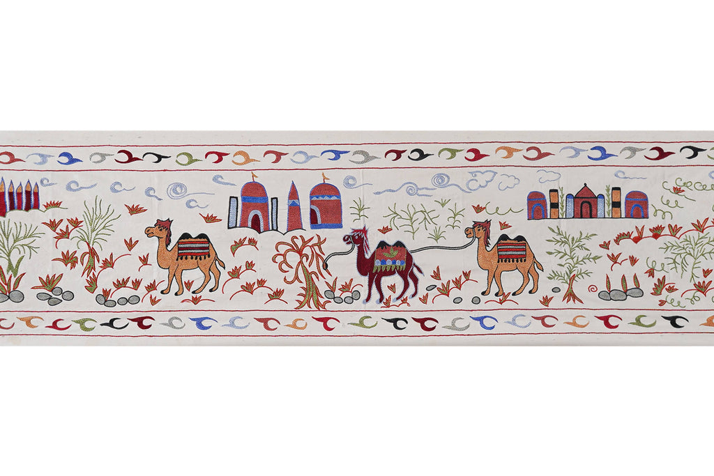 Vintage Deve Desenli El İşlemesi Duvar Örtüsü 51 x 188 cm
