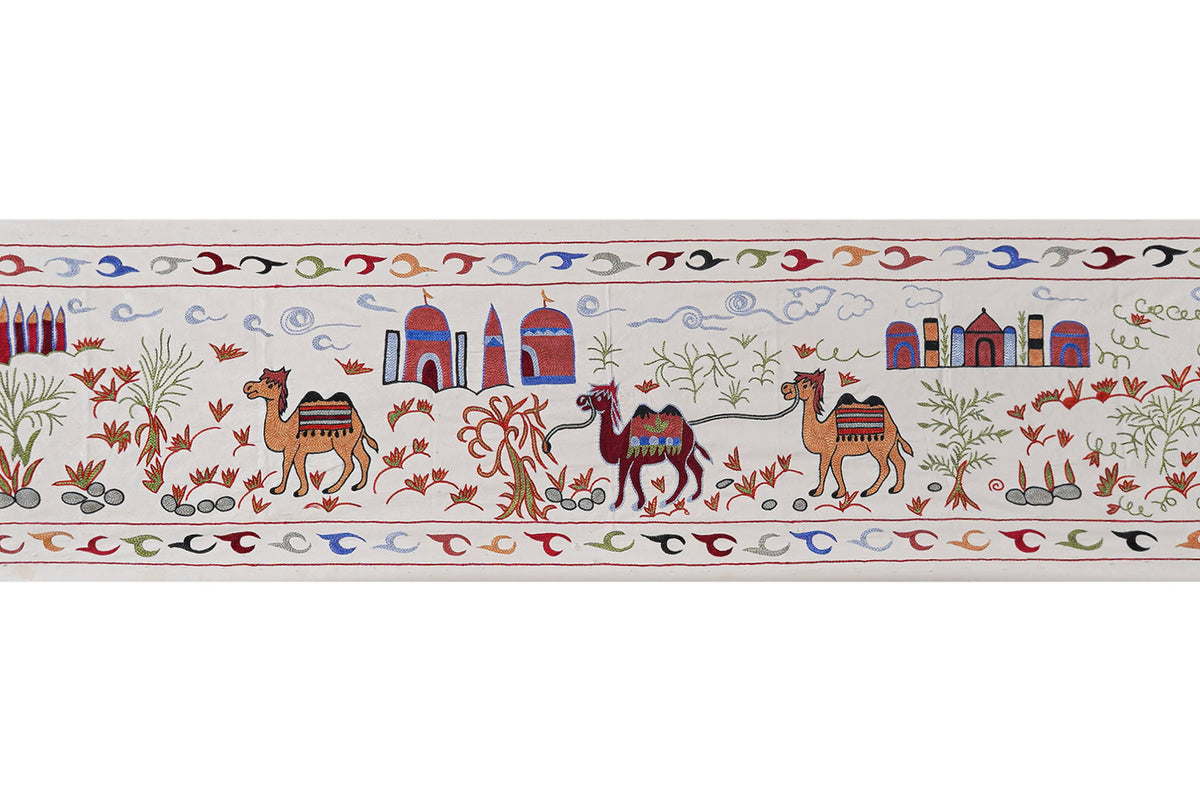 Vintage Deve Desenli El İşlemesi Duvar Örtüsü 51 x 188 cm