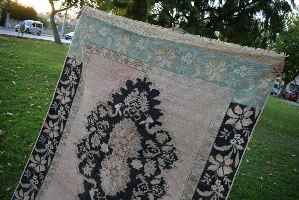Vintage Uşak Halı 142 x 405 cm