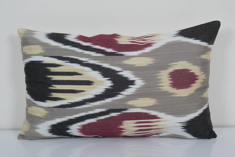 İpek Ikat Kadife Kırlent Kılıfı 30 x 50 cm