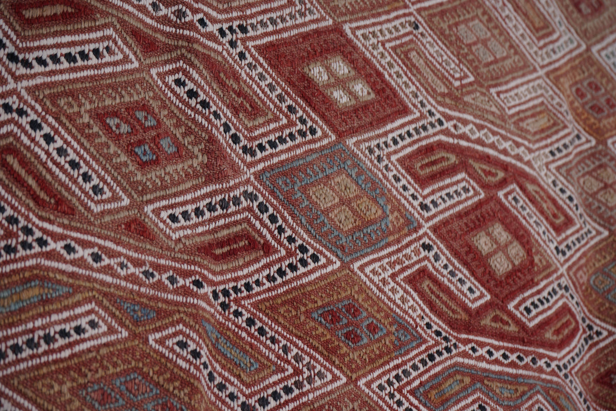 Vintage Kilim 176 x 244 cm