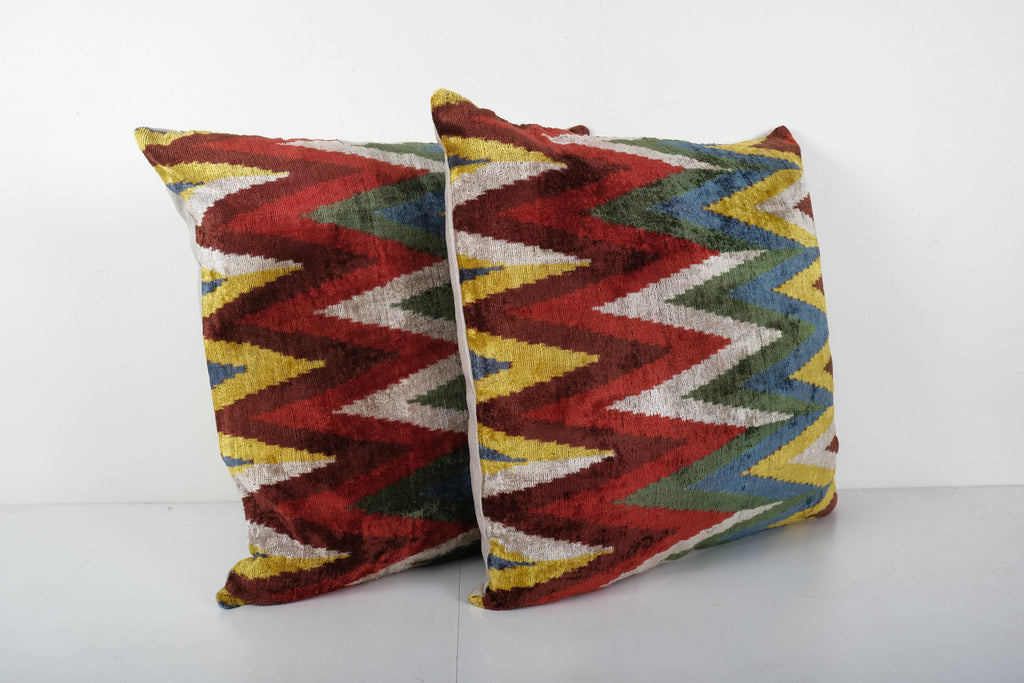 İpek Ikat Kadife Kırlent Kılıfı 2'li Set 63 x 65 cm