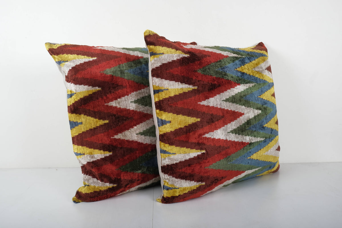 İpek Ikat Kadife Kırlent Kılıfı 2'li Set 63 x 65 cm