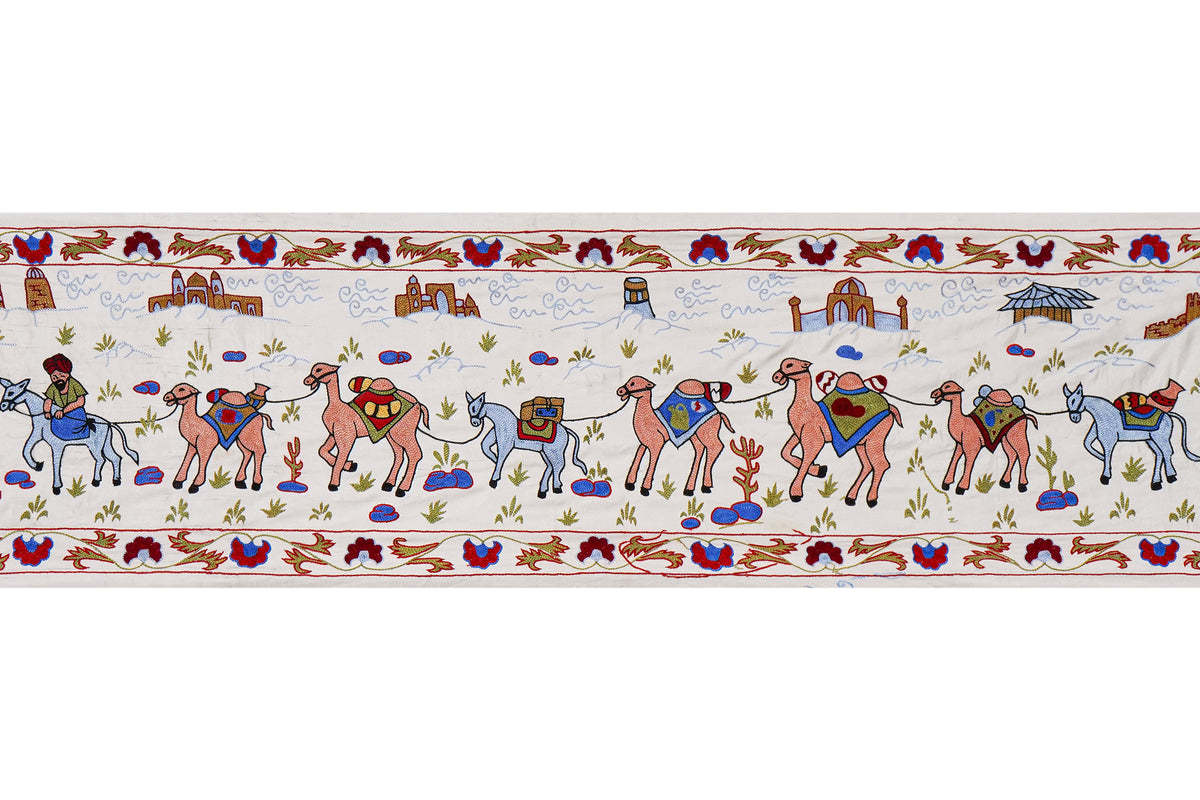 El İşlemesi Suzani Duvar Örtüsü 50 x 186 cm
