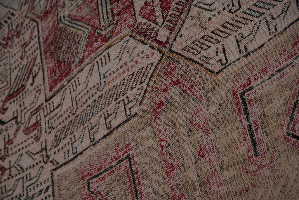 Vintage Sumak Kilim 123 x 183 cm