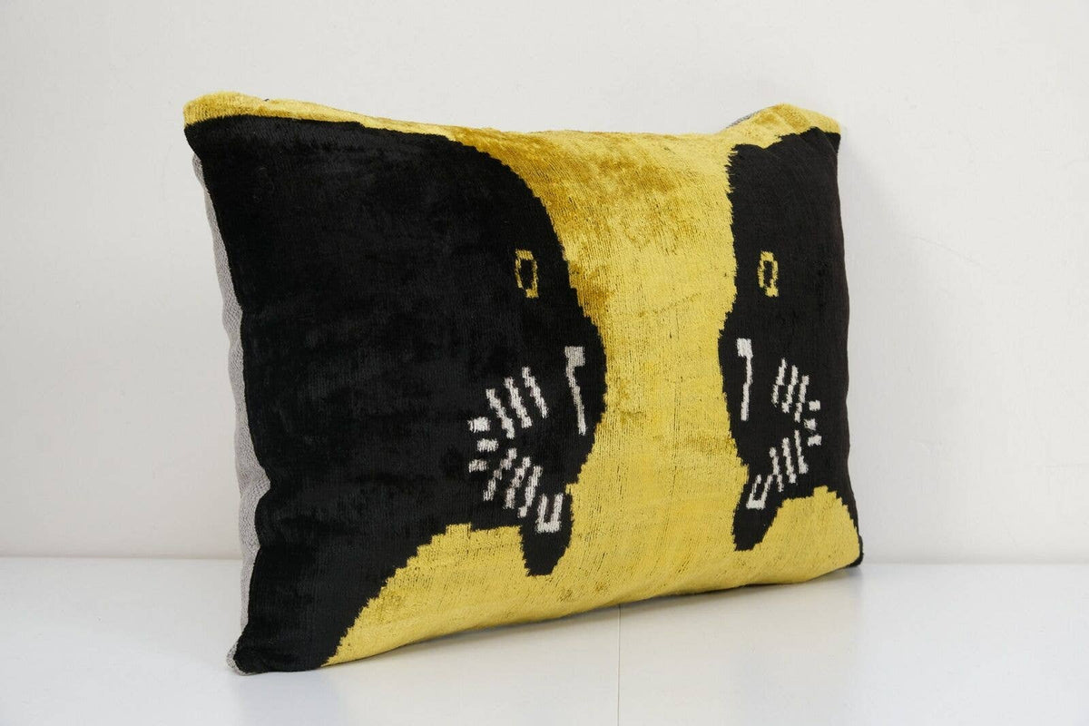 İpek Ikat Kadife Kırlent Kılıfı 40 x 60 cm
