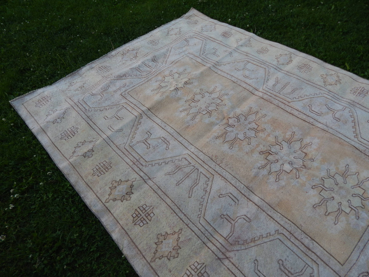 Vintage Uşak Halı 195 x 270 cm