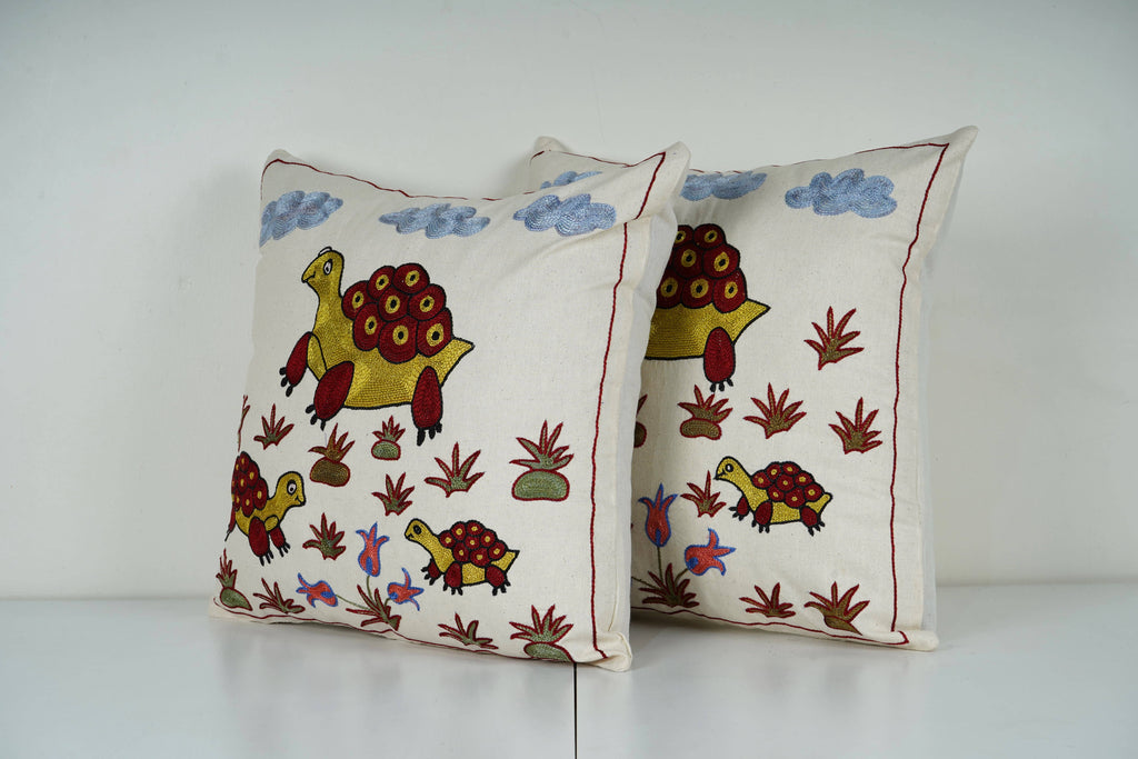 Kaplumbağa Desenli Suzani Kırlent Kılıfı 2'li Set 48 x 48 cm