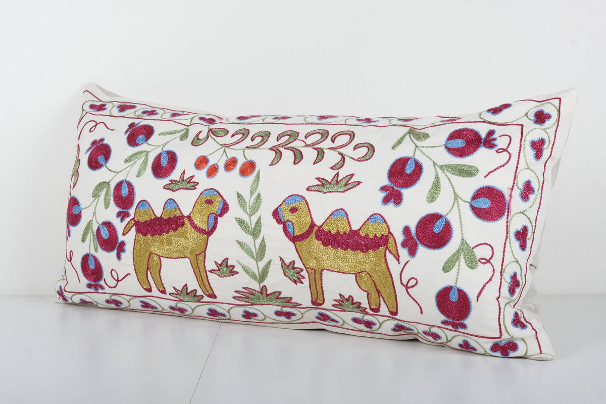 Deve Desenli Suzani Kırlent Kılıfı 45 x 95 cm