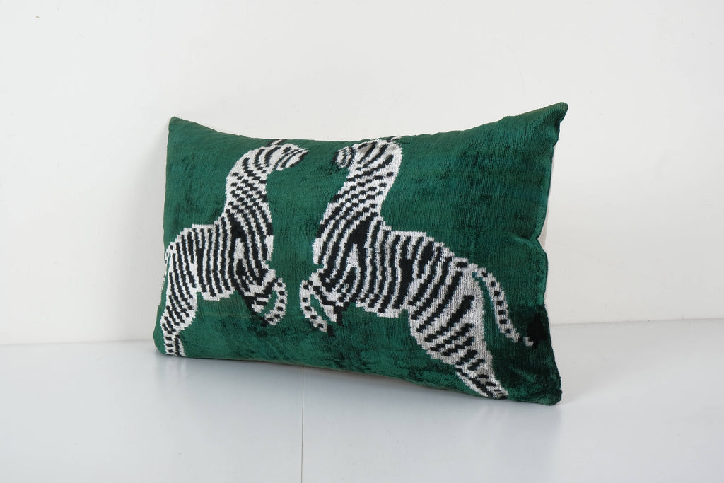 İpek Ikat Kadife Kırlent Kılıfı 40 x 60 cm