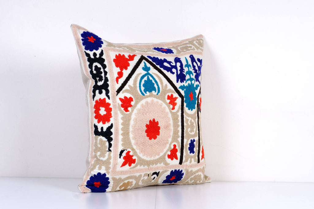 Suzani Kırlent Kılıfı 56 x 61 cm