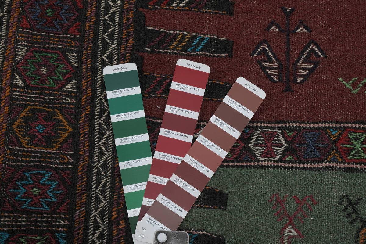 Vintage Sumak Kilim 102 x 163 cm