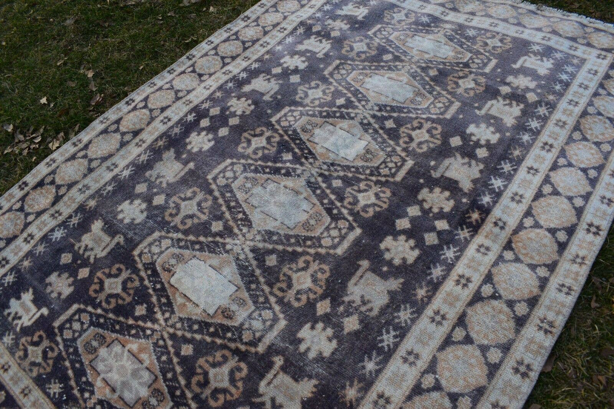 Vintage Uşak Halı 136 x 202 cm