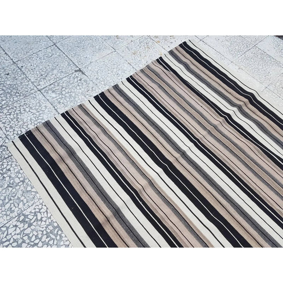 Vintage Kilim 146 x 281 cm