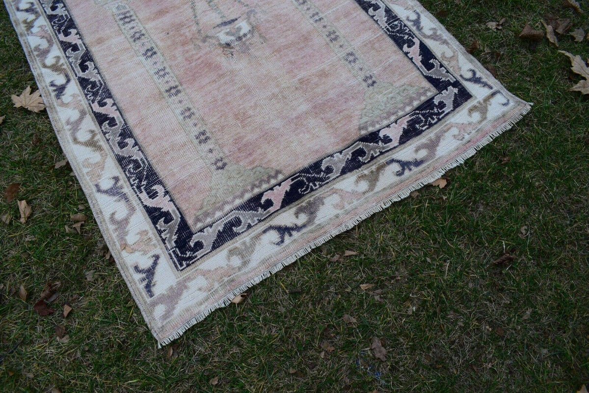 Vintage Uşak Halı 106 x 173 cm