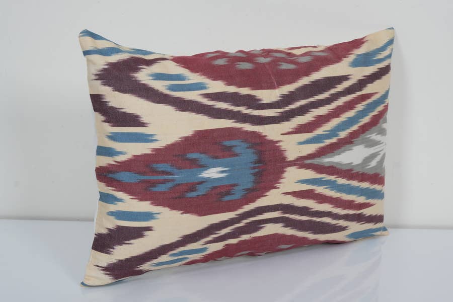 İpek Ikat Kadife Kırlent Kılıfı 30 x 45 cm