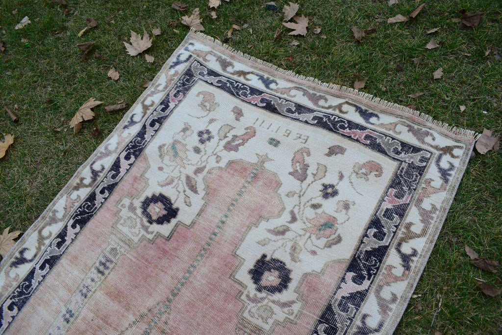 Vintage Uşak Halı 106 x 173 cm