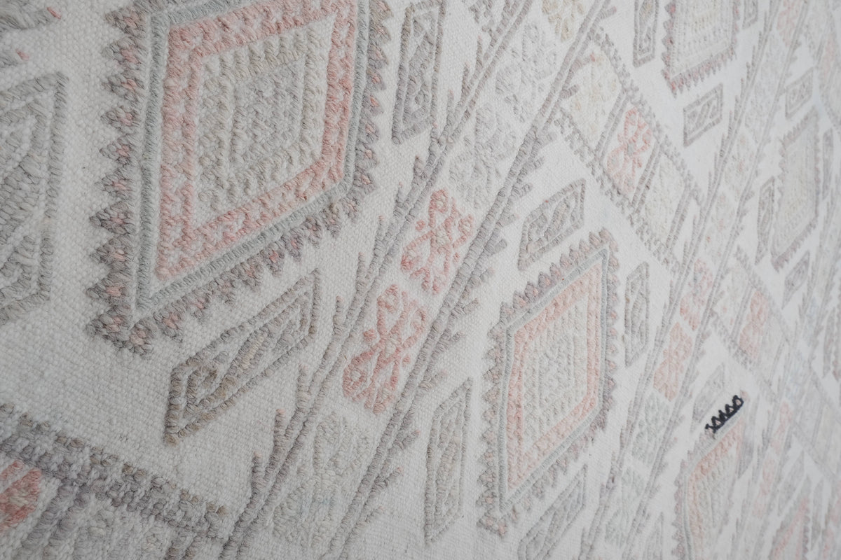 Vintage Kilim 156 x 216 cm
