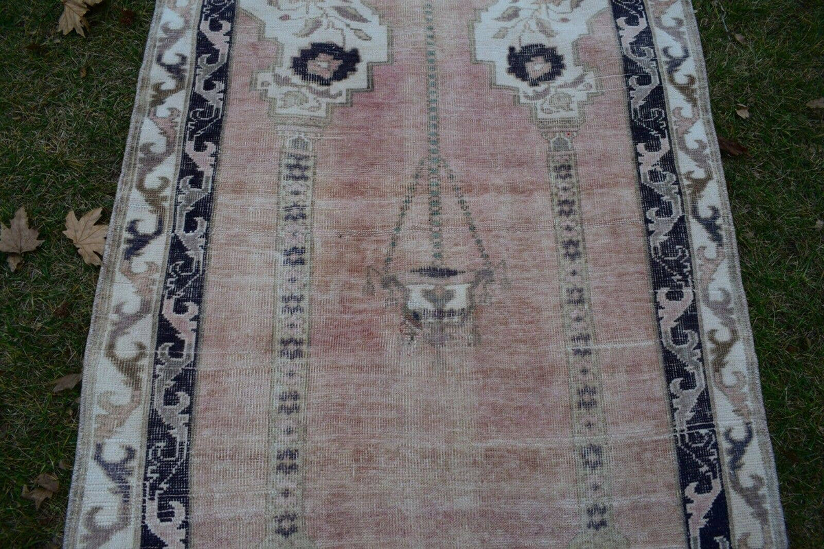 Vintage Uşak Halı 106 x 173 cm