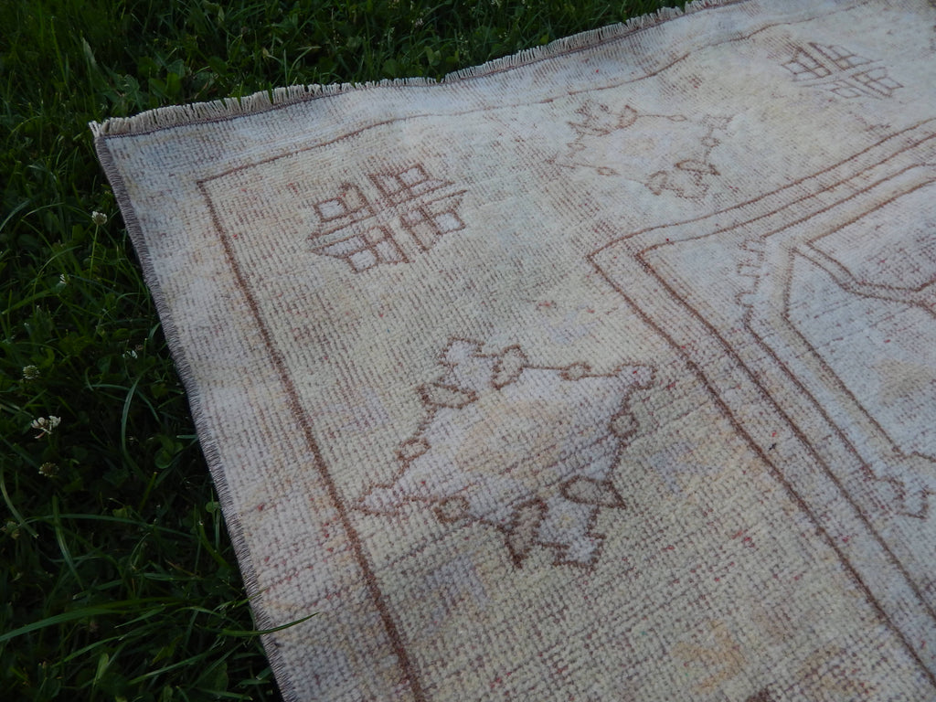 Vintage Uşak Halı 195 x 270 cm