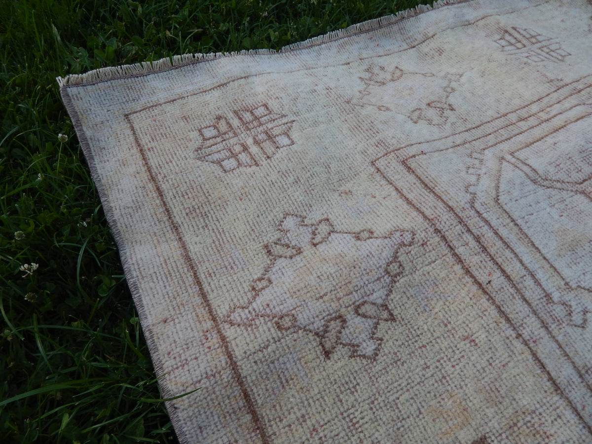Vintage Uşak Halı 195 x 270 cm
